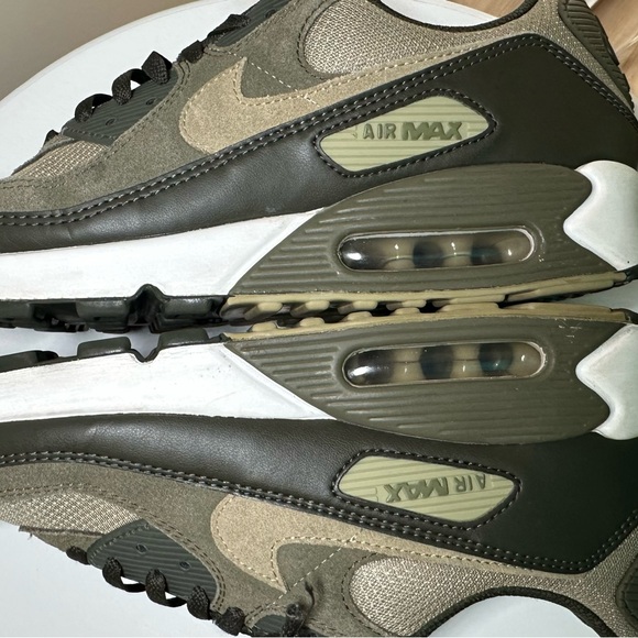 Nike Green and Black Sneakers with Air Max Sole - Picture 8 of 11